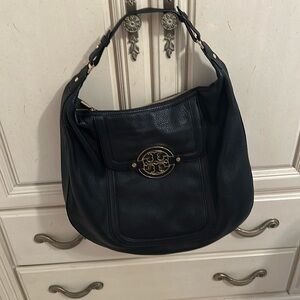 TORY BURCH authentic handbag. Excellent condition.  Includes dust bag.